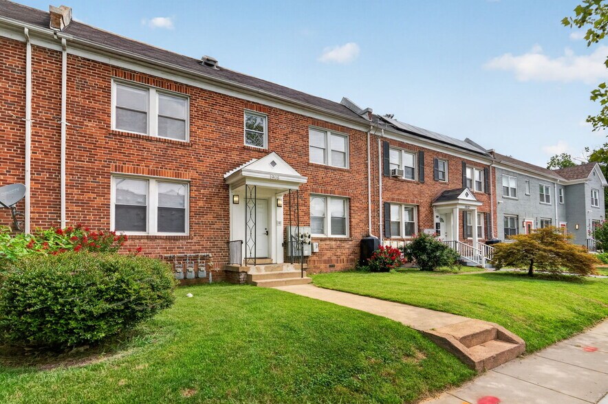 More Photos Of 1908 M St NE, Washington Apartments For Sale