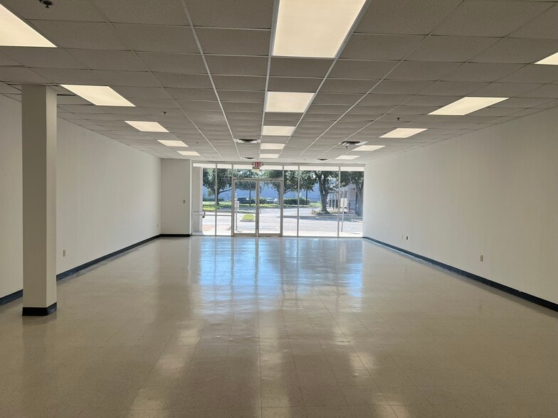 More Photos Of 1800 S Main St, McAllen Unknown For Lease