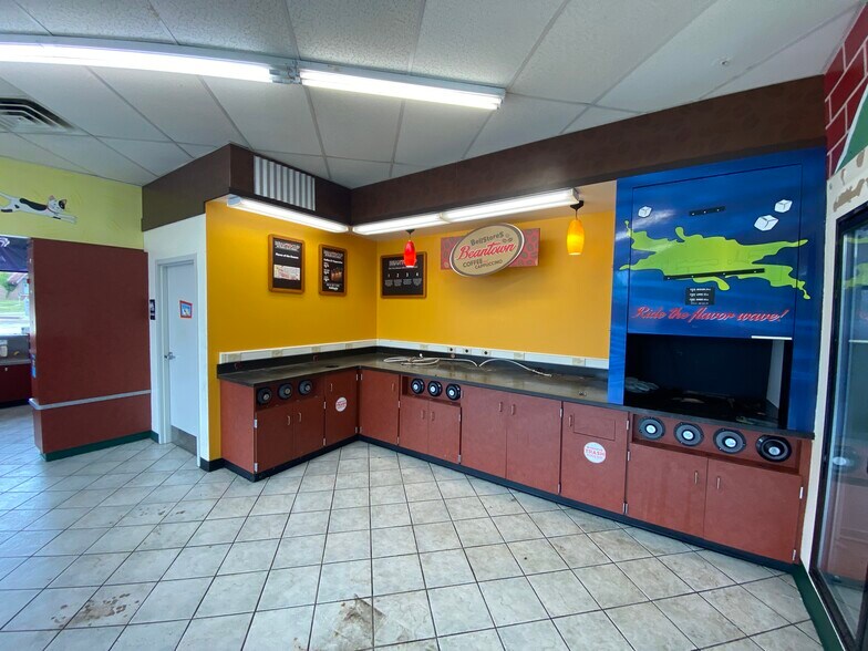 More Photos Of 516 W Liberty St, Wooster Service Station For Sale