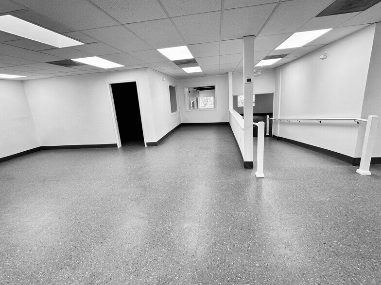 More Photos Of 1249 N Orange Ave, Orlando General Retail For Lease