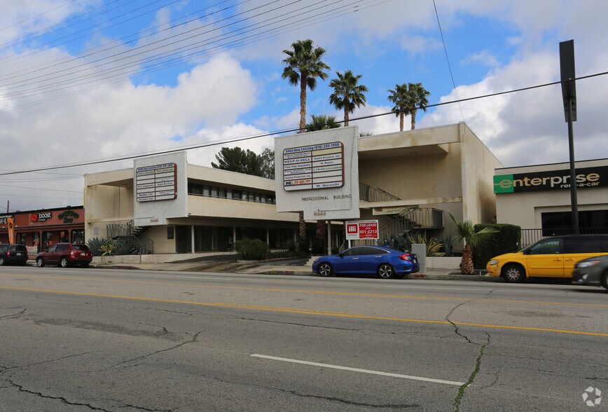 More Photos Of 8444-8448 Reseda Blvd, Northridge Office For Lease