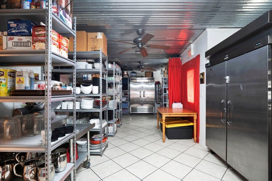 More Photos Of 3101 N Orange Blossom Trl, Zellwood Restaurant For Sale