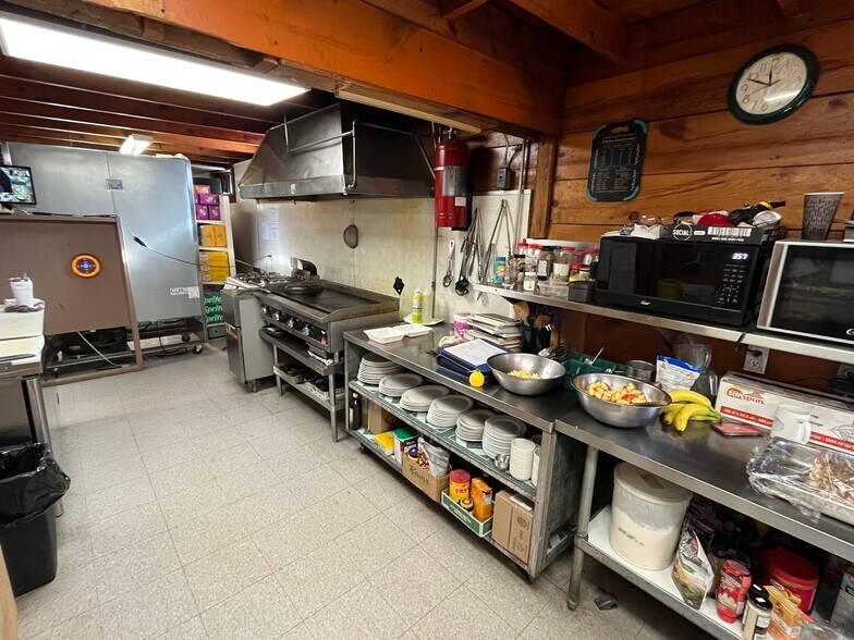 More Photos Of 2600 Otter Av, Tulameen Restaurant For Sale