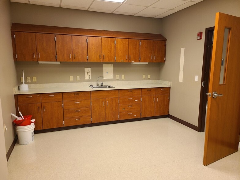More Photos Of 6401 Prairie St, Norton Shores Medical For Lease