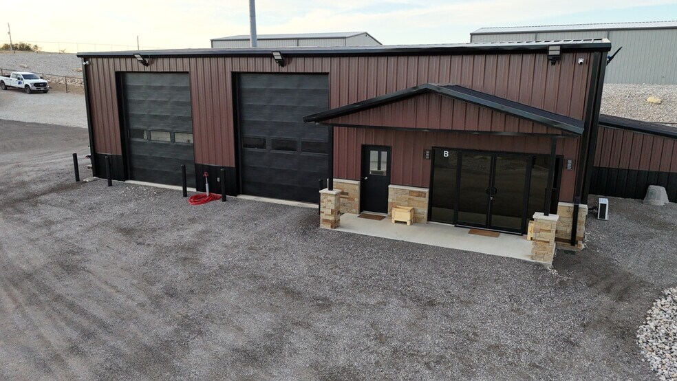 More Photos Of 109 Bennett Hills Dr, Weatherford Warehouse For Sale