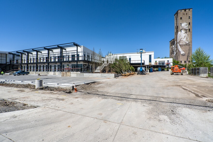 More Photos Of 5300 Centennial Blvd, Nashville Storefront Retail Office For Lease