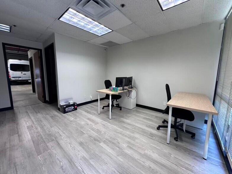 More Photos Of 555 W Lambert Rd, Brea Warehouse For Lease