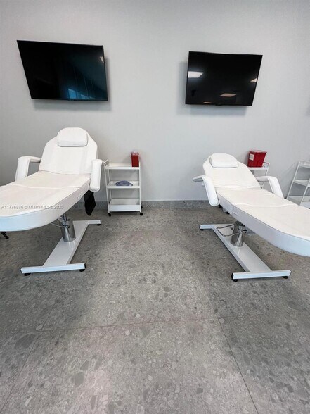 More Photos Of 2820 NE 214th St, Aventura Loft Creative Space For Sale