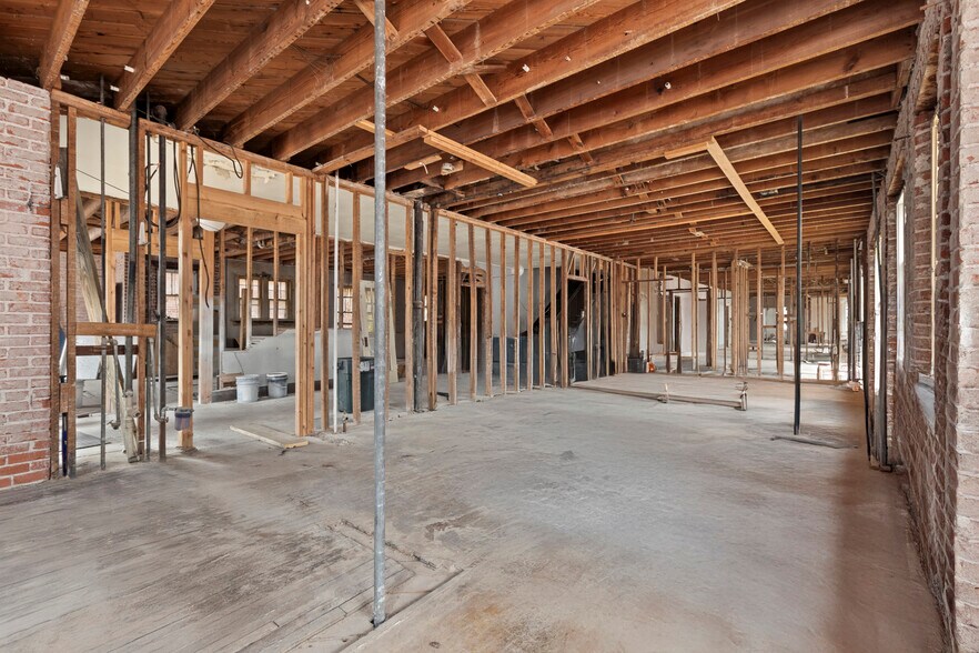 More Photos Of 201 N 3rd St, Ponca City Apartments For Sale