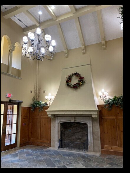 More Photos Of 1531 E Bradford Pky, Springfield Medical For Lease