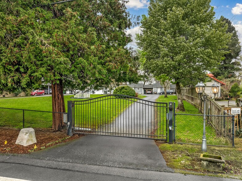 More Photos Of 13301 56th Ave S, Seattle Apartments For Sale