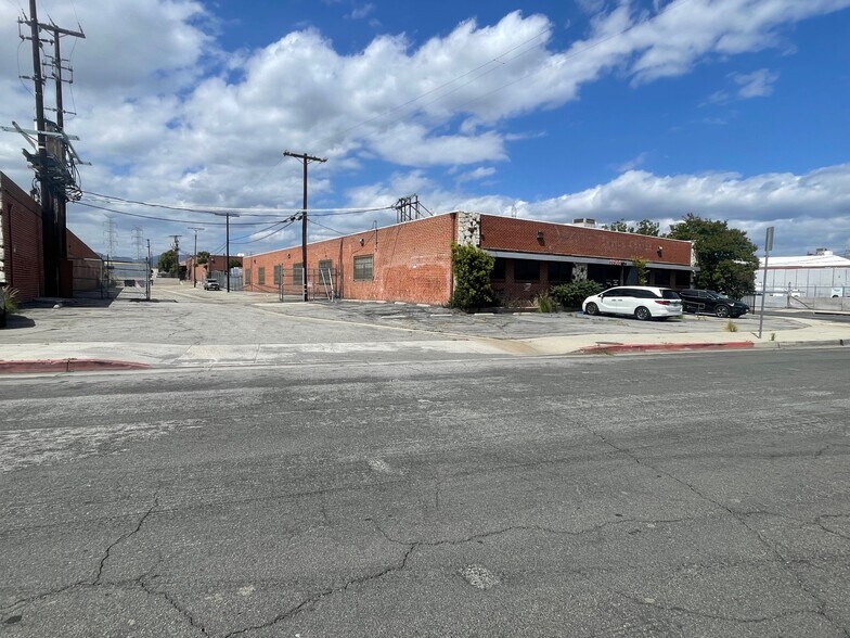 More Photos Of 11961 Sherman Rd, North Hollywood Warehouse For Lease