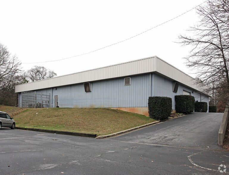 More Photos Of 575 SW Fair Dr, Atlanta Unknown For Lease