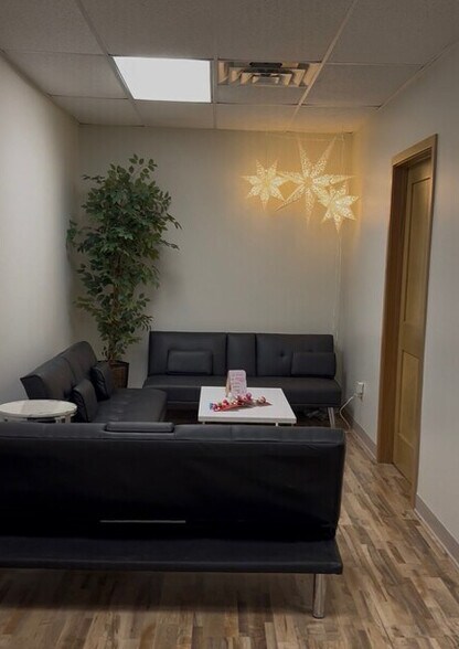 More Photos Of 146 Lake St N, Forest Lake Medical For Lease