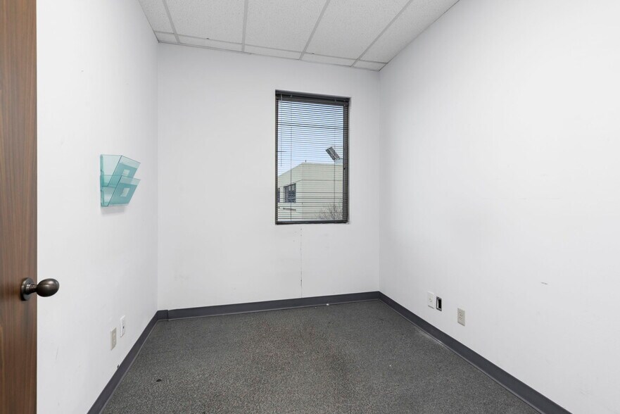 More Photos Of 17510 Red Oak Dr, Houston Office For Sale