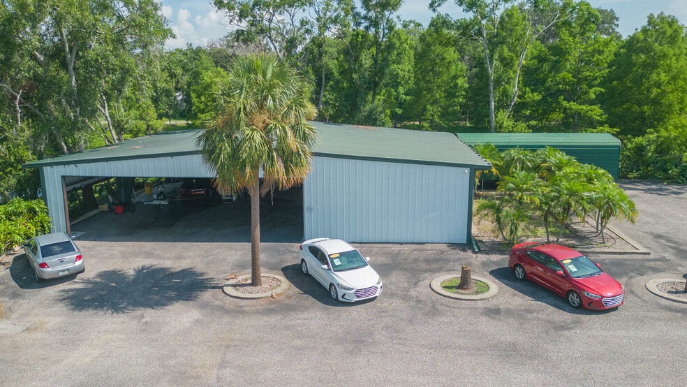 More Photos Of 13815 21st St, Dade City Auto Dealership For Sale