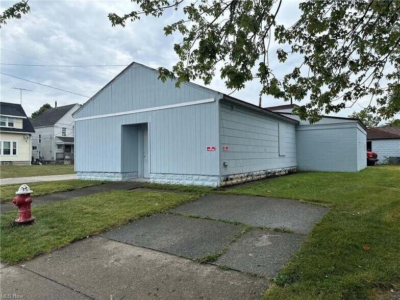 More Photos Of 1301 Brownell Ave, Lorain Service For Sale