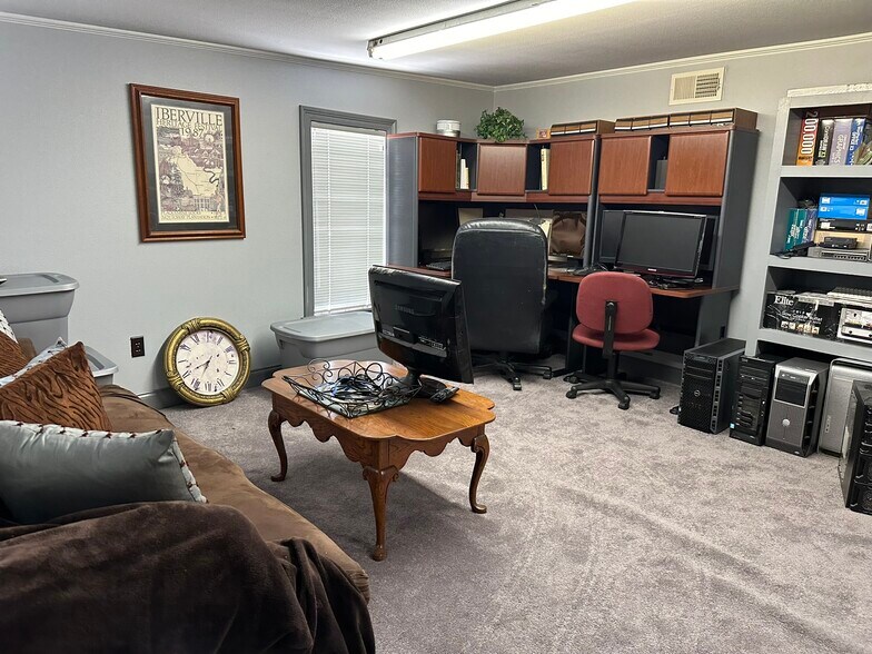 More Photos Of 23525 Eden St, Plaquemine General Retail For Sale