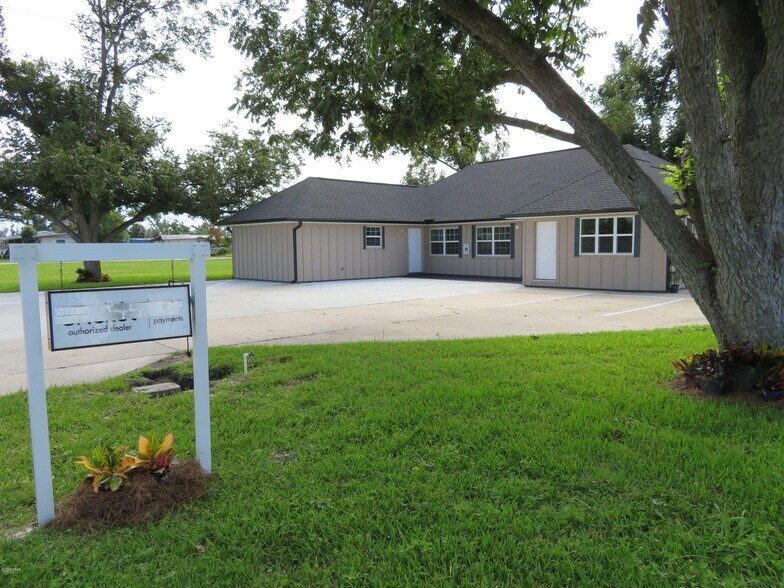 More Photos Of 5618 Lilly St, Panama City Office For Lease