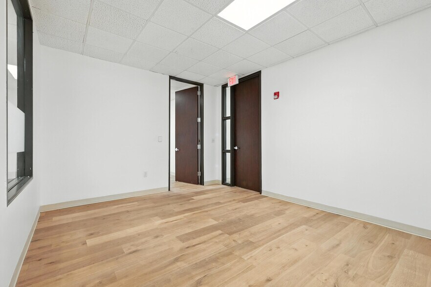 More Photos Of 1100 W Campbell Rd, Richardson Office For Sale