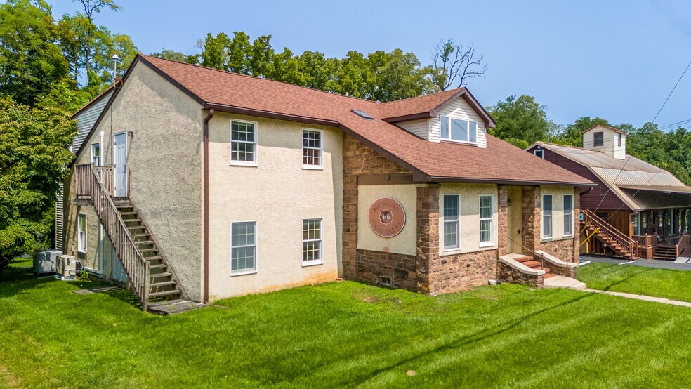 More Photos Of 3519 E Main St, Morgantown Office Residential For Lease