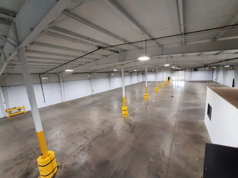 More Photos Of 4607 Wyland Dr, Elkhart Warehouse For Lease