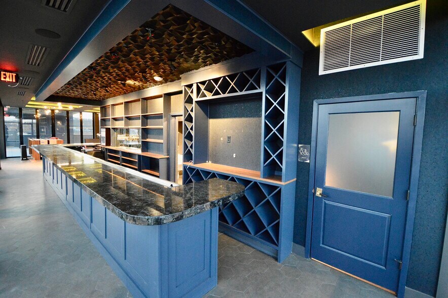 More Photos Of 535 Madison Ave, Covington Office For Lease