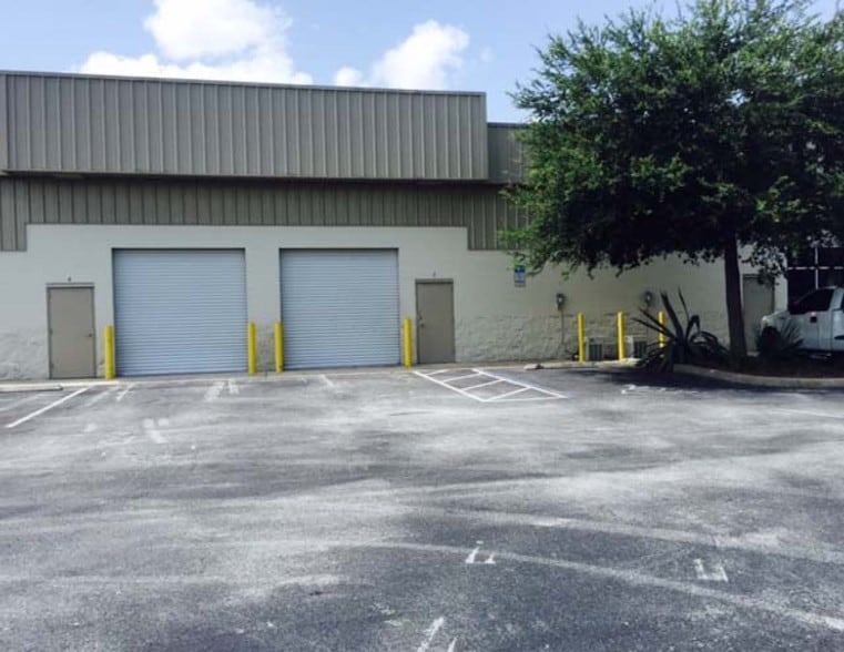 More Photos Of 6433 Pinecastle Blvd, Orlando Warehouse For Lease
