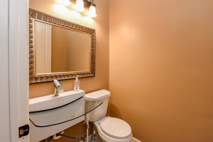 More Photos Of 9527 Ponderosa Ln, Houston Medical For Lease