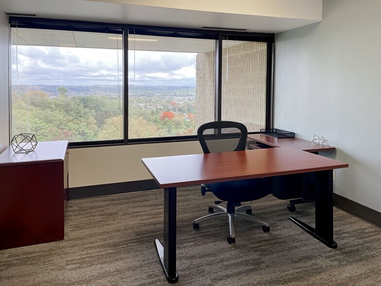 More Photos Of 651 Holiday Dr, Pittsburgh Coworking Space