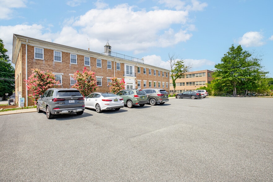 More Photos Of 50 S Franklin Tpke, Ramsey Medical For Lease
