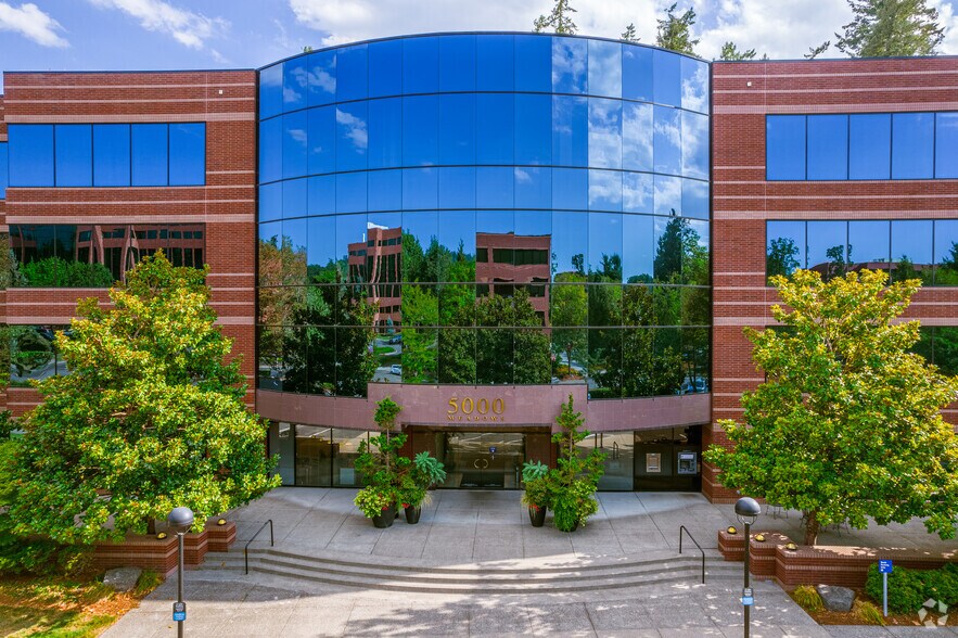 More Photos Of 4949 Meadows Rd, Lake Oswego Unknown For Lease