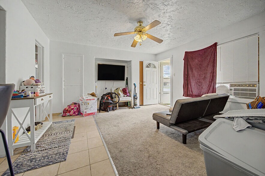 More Photos Of 630 W 6th St, Craig Apartments For Sale