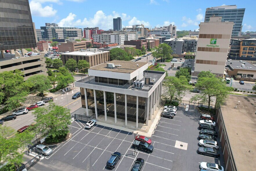 More Photos Of 141 E Town St, Columbus Office Residential For Lease