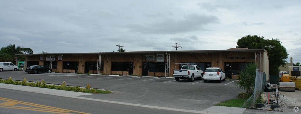 More Photos Of 524-550 10th St N, Naples Storefront Retail Office For Lease