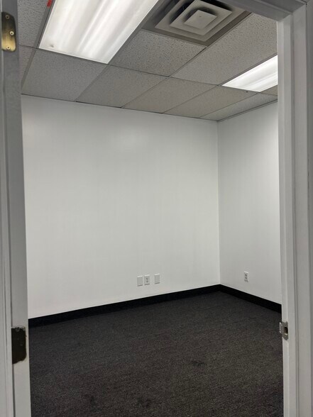 More Photos Of 131 Main St, Hackensack Office Residential For Lease