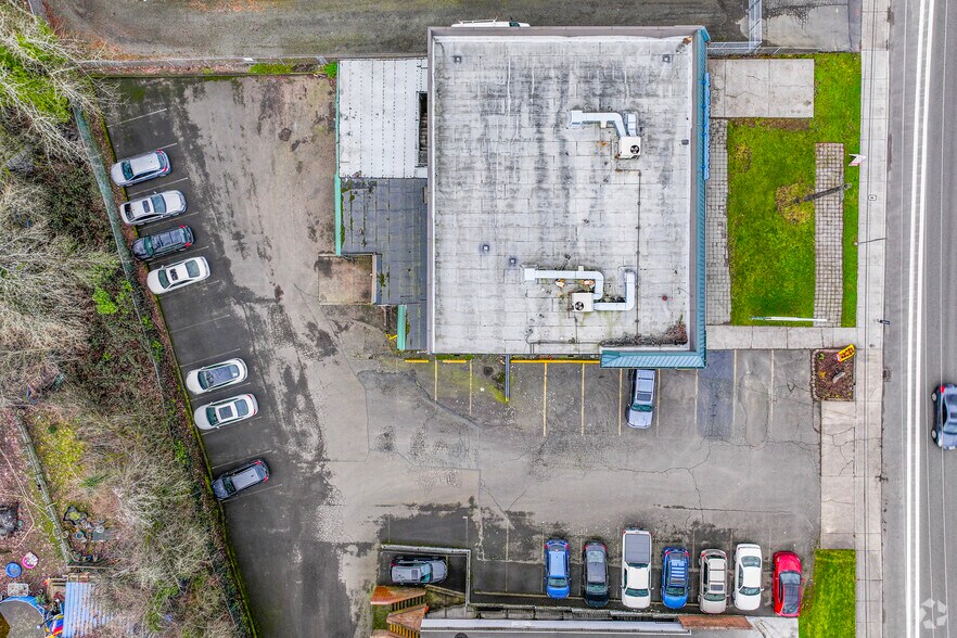 More Photos Of 17635 SE McLoughlin Blvd, Milwaukie Freestanding For Lease