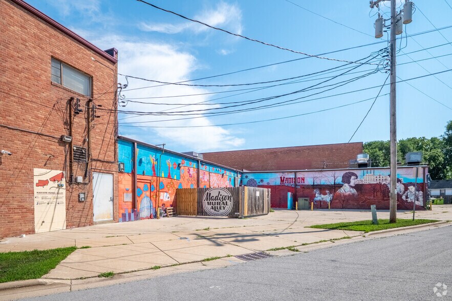 More Photos Of 2705 E Washington Ave, Madison Storefront For Sale