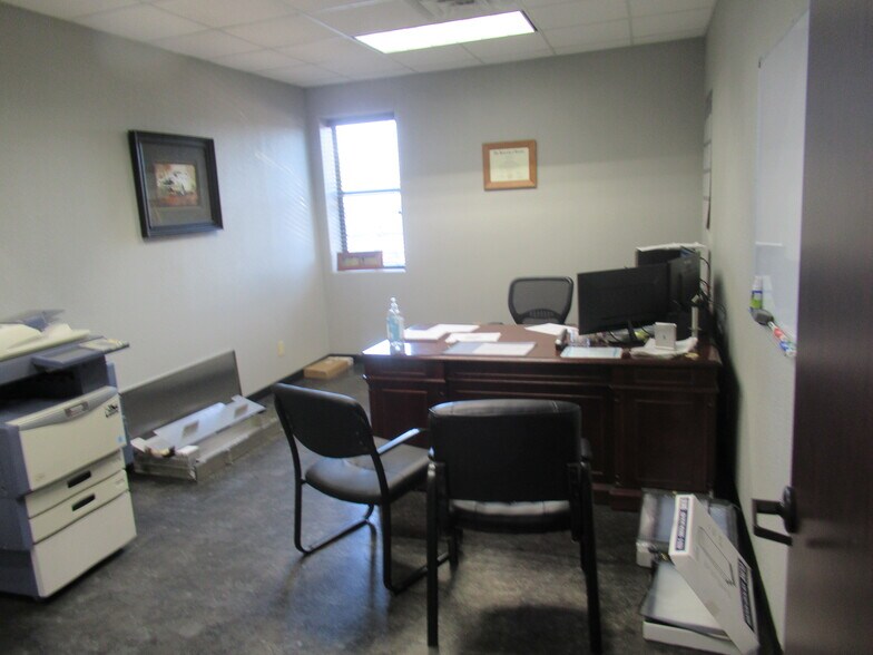 More Photos Of 13391 E Fm 1097 Rd, Willis Manufacturing For Sale