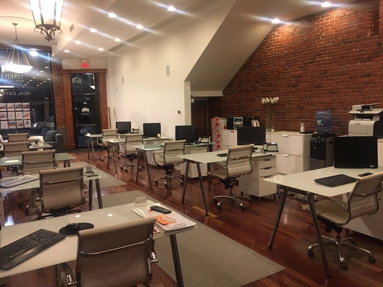 More Photos Of 366 W Broadway, Boston Storefront Retail Residential For Lease