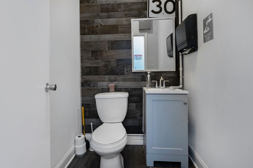 More Photos Of 613-617 Summer St, Lynn Storefront For Sale