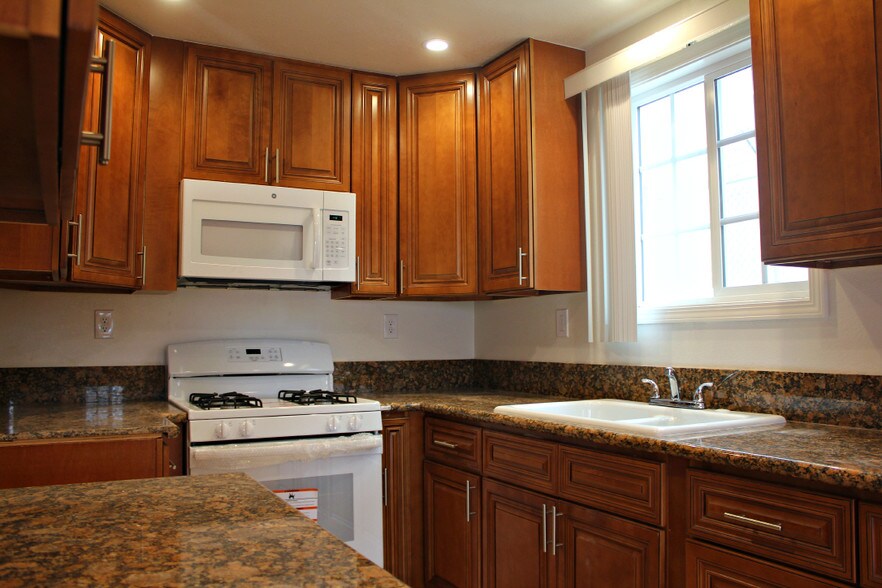 More Photos Of 11329 Sherman Way, Sun Valley Apartments For Sale