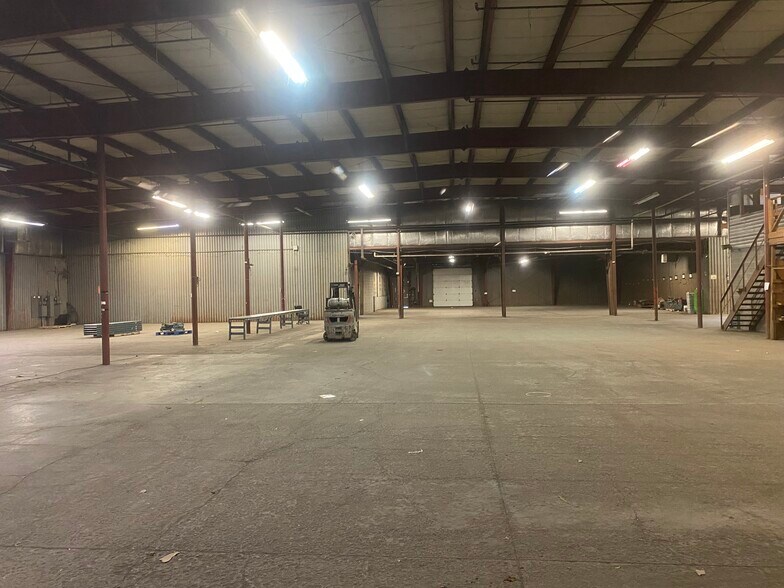 More Photos Of 14 Kraft Ave, Albany Warehouse For Sale
