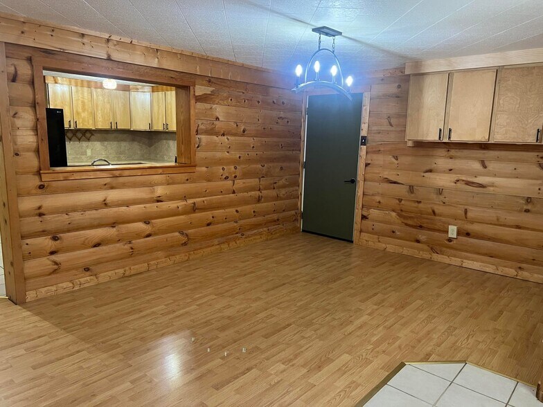 More Photos Of 380 S Main St, De Graff Light Manufacturing For Sale