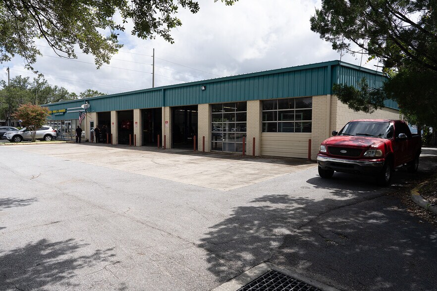 More Photos Of 5660 W Waters Ave, Tampa Auto Repair For Sale