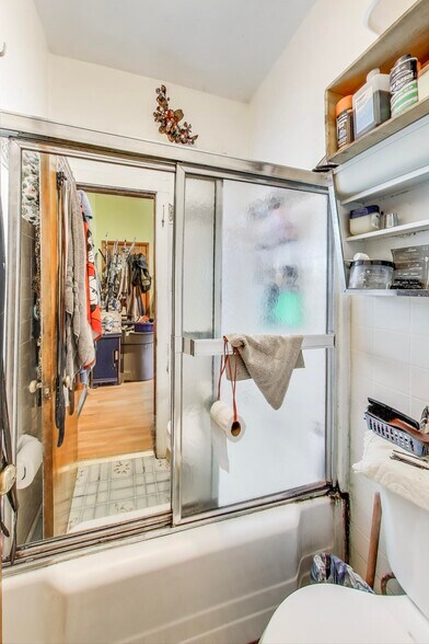 More Photos Of 2916 W 25th Pl, Chicago Multifamily For Sale