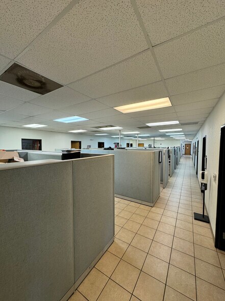More Photos Of 1060 MacKintosh Dr, Brownsville Office For Sale