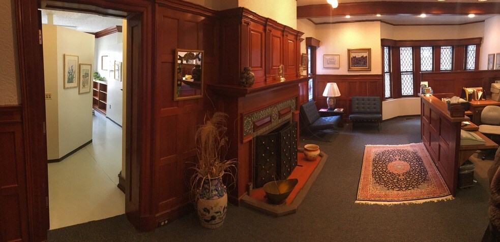 More Photos Of 19 Woodland St, Hartford Office For Sale