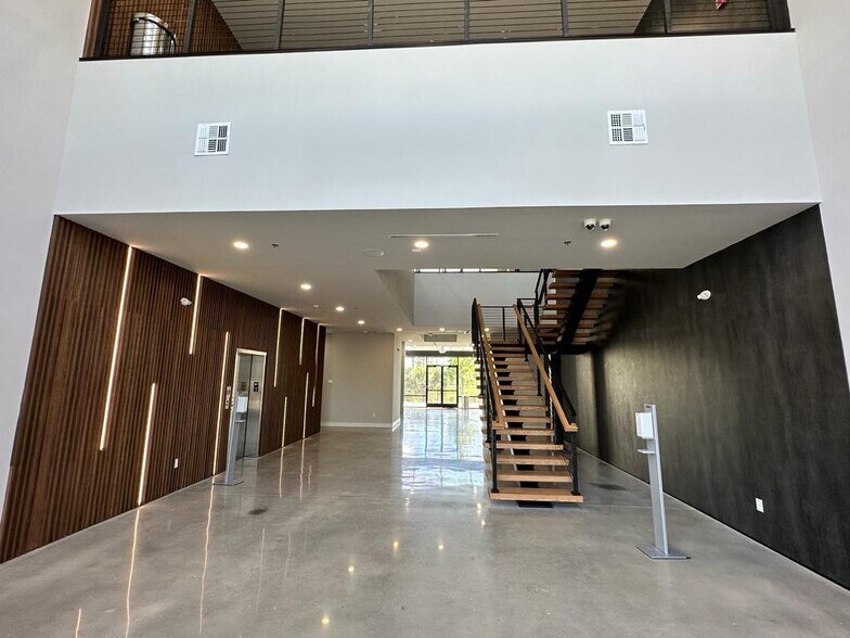 More Photos Of 1711 Amazing Way, Ocoee Storefront Retail Office For Sale