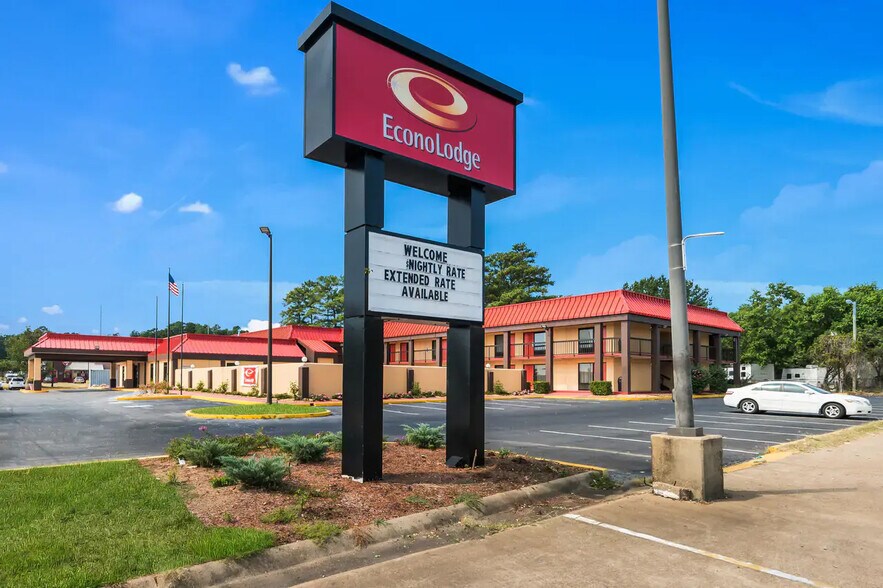 More Photos Of 2015 Military Rd, Columbus Hotel For Sale